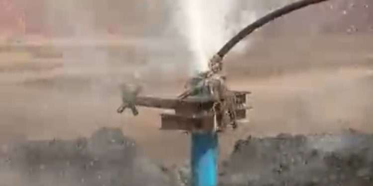 Boké-Société: Le Mouvement Djama Djigui offre un forage au patriarche