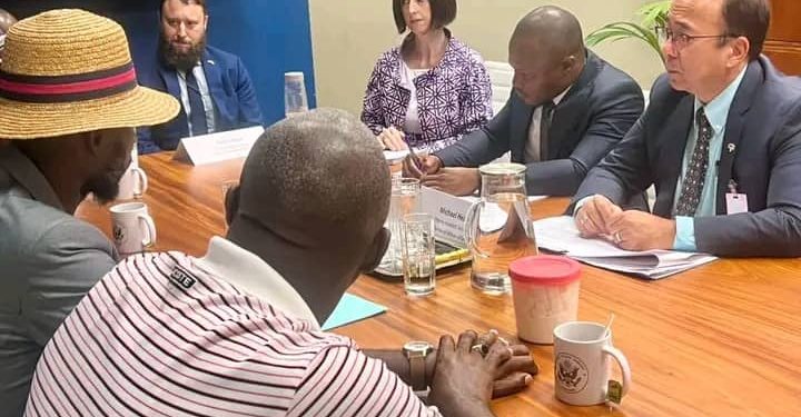 Ambassade des États-Unis : Rencontre entre le Sous-secrétaire adjoint Michaël Heath et les acteurs des médias guinéens