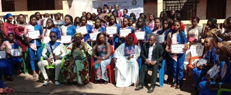 Boké-Métiers: 23 jeunes filles du CAEF reçoivent leurs attestations de fin de formation