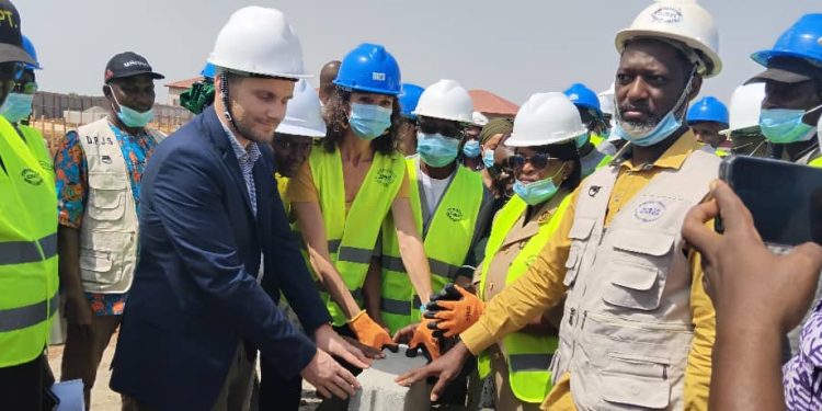 Boké-Santé: L’Expertise France lance la construction de 11 infrastructures sanitaires et périscolaires dans la région