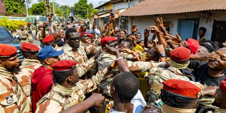 Guinée : Le Général Mamadi Doumbouya et l’art de diriger par l’humanité