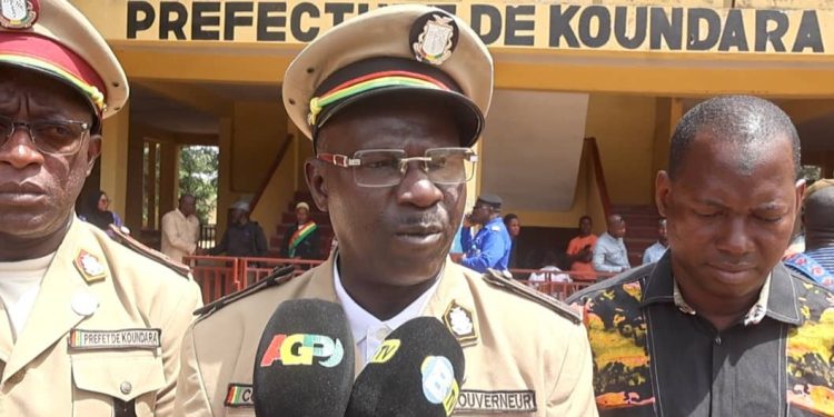 Boké : Le gouverneur Mamadou Camara boucle sa tournée d’information et de sensibilisation à Koundara