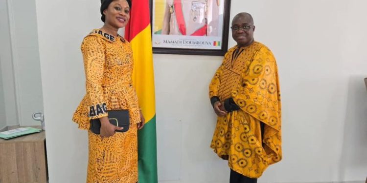 JOURNÉE INTERNATIONALE DES DROITS DES FEMMES : L’AMBASSADEUR DE GUINÉE EN AFRIQUE DU SUD HONORE LES FEMMES DE LA COMMUNAUTÉ GUINÉENNE À PRETORIA