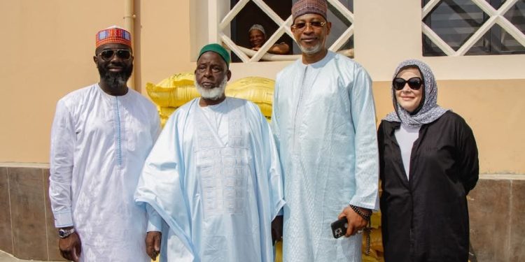 Le Groupe UMS solidaire des communautés avec une distribution de 45 tonnes de riz