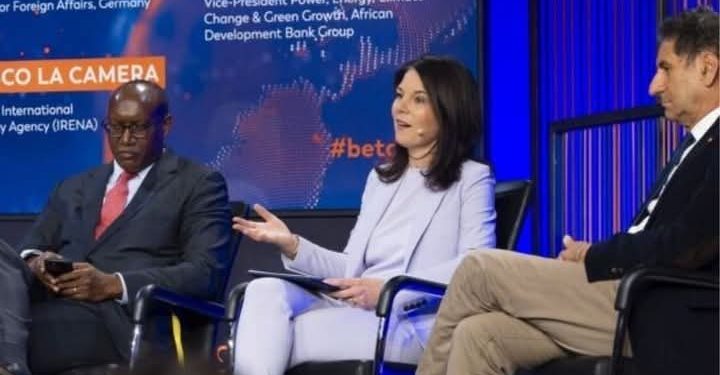 Des Marines jumeaux en service pour la sécurité des ambassades américaines