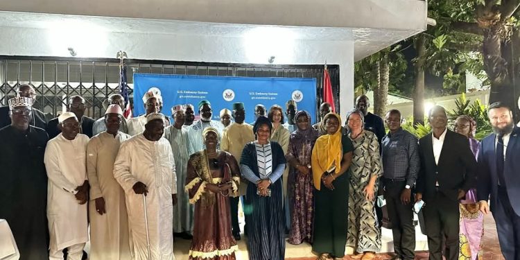 L’Ambassade des États-Unis à Conakry organise une rupture collective du jeûne pour promouvoir la cohésion sociale