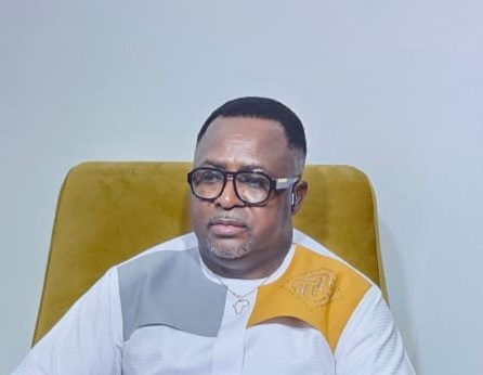 DR DAVID MAKONGO : UN LEADER D’EXCEPTION CÉLÉBRÉ À L’INTERNATIONAL