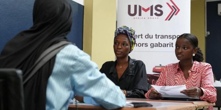 Le Groupe UMS s’engage pour l’insertion professionnelle des jeunes : une participation remarquée au Job Dating de l’Université Française de Guinée – KEYCE ACADEMY