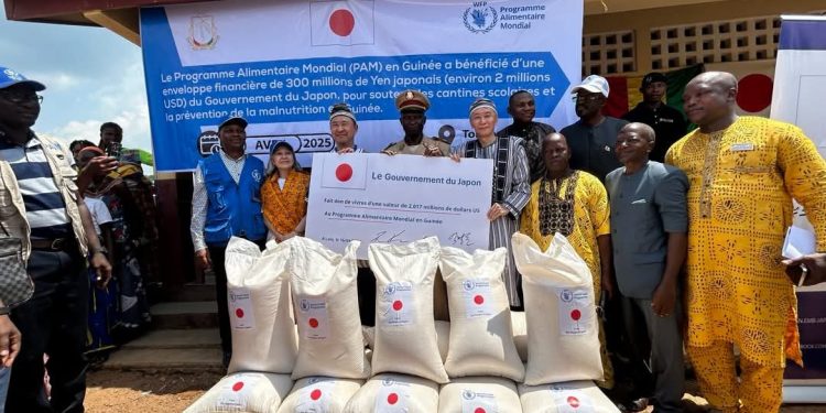 Le Japon soutient les cantines scolaires en Guinée avec un don de riz à travers le PAM