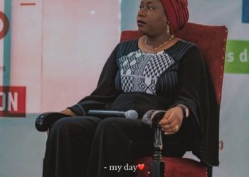 Mme Sayon NDIAYE, Finance Manager chez Rio Tinto Guinée, partage son expérience à l’Université Nongo Conakry