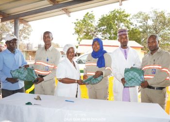 La CBG s’engage contre le paludisme : une remise symbolique de moustiquaires au Centre de Santé de Kassapo