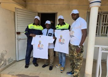 Boké-Marche de soutien au CNRD: L’administrateur general de la société AGB2A-GIC fait don de T-shirts et casquettes aux préfectures de Boffa et Fria