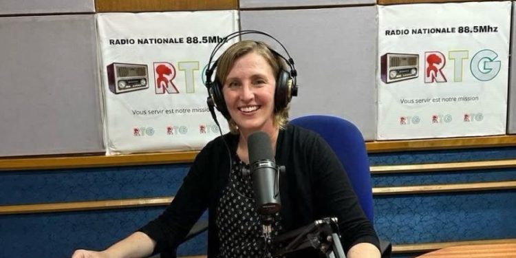 L’anglais, une porte vers le monde : la RTG reçoit Sara Kauffman dans son émission hebdomadaire