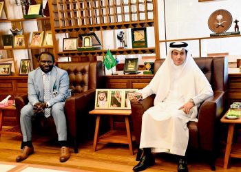 L’Ambassadeur d’Arabie Saoudite en Guinée honore les pèlerins invités du Serviteur des Deux Saintes Mosquées