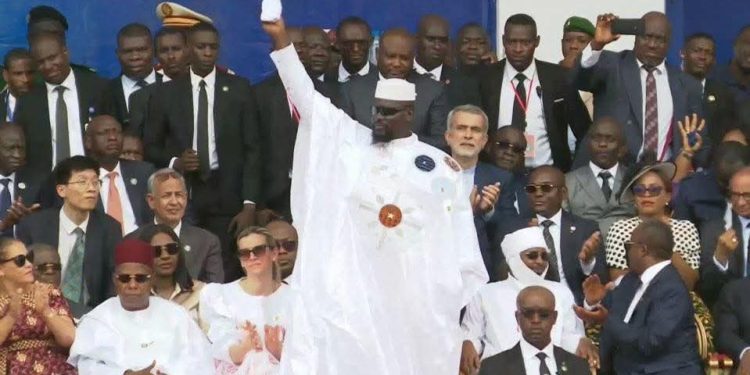 Tribune :Un accueil triomphal pour le Président Mamadi Doumbouya à l’investiture de Brice Clotaire Oligui Nguema au Gabon