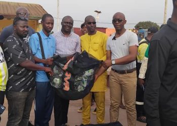 Boké-Sports: La Société UMS fait don d’équipements à 16 clubs informels