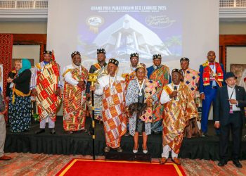 Fadi WAZNI offre un terrain de football synthétique à Boké : un nouveau geste d’un bâtisseur engagé