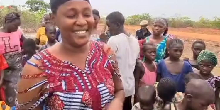 KBM offre un forage solaire à Kamkaripa : un geste fort en faveur des communautés impactées