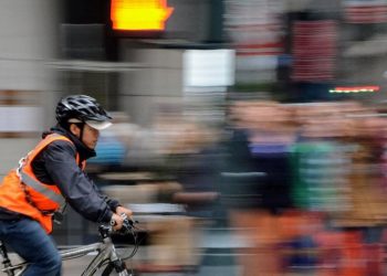 Sécurité routière : l’OMS appelle à protéger piétons et cyclistes pour sauver des milliers de vies