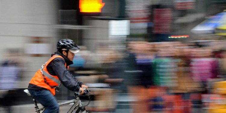 Sécurité routière : l’OMS appelle à protéger piétons et cyclistes pour sauver des milliers de vies