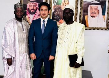 Rencontre diplomatique : S.E. Dr Fahad Eid ALRSHIDY reçoit le Superviseur des Prédicateurs du Ministère saoudien des Affaires Islamiques en Guinée