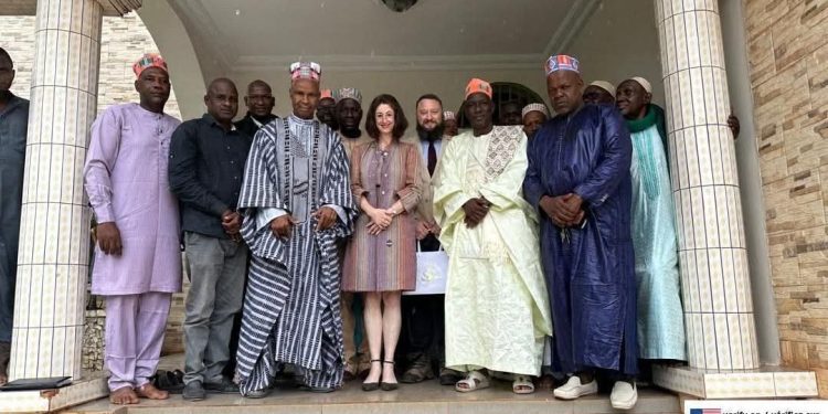 Visite diplomatique à Labé : les États-Unis réaffirment leur engagement en faveur du développement inclusif en Guinée