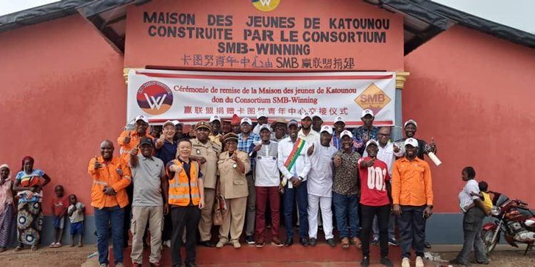 Katounou-Société: Le Consortium SMB-Winning offre une Maison des Jeunes flambant-neuve à la Communauté