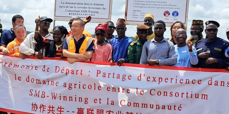 Boké-Agriculture : Le Consortium SMB-Winning présente son champ d’expérimentation aux autorités et aux communautés de Kaboyé