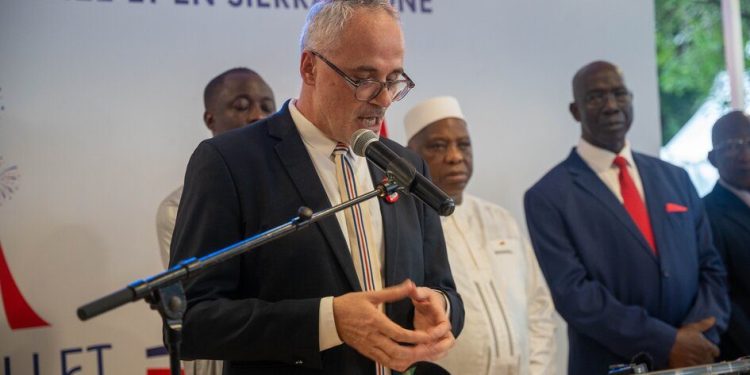 La France célèbre ses engagements en Guinée et la jeunesse innovante