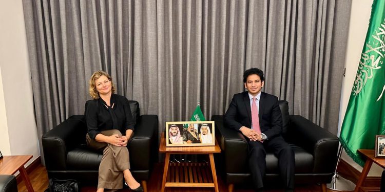 Diplomatie : L’Ambassadeur d’Arabie Saoudite reçoit l’Ambassadrice de l’Union Européenne en fin de mission en Guinée