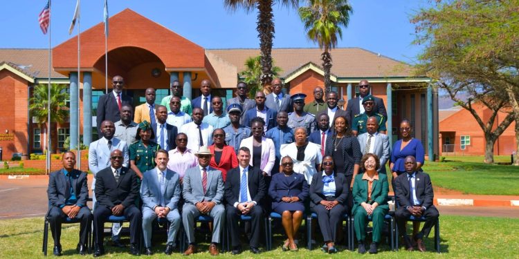 Coopération sécuritaire : des agents guinéens formés à l’Académie internationale des forces de l’ordre au Botswana