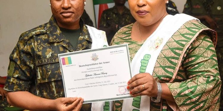 Remise de diplômes en langues à l’Académie militaire : l’excellence mise à l’honneur