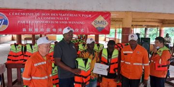 Boké- pêche : Des gilets de sauvetage pour la communauté des pêcheurs de Katounou et Kanfarandé , un geste du Consortium SMB-Winning. 