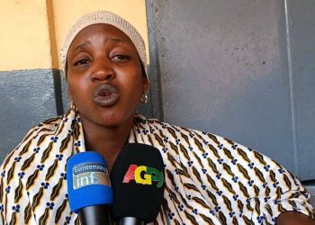 Boké-Drame: Mohamed Lamine Conté emporté par les eaux, sa mère Mariam Bah, inconsolable