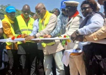 Boké-Santé: Le Premier Ministre, Amadou Oury Bah lance la centrale d’oxygène