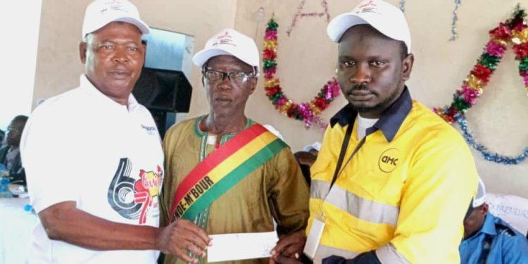 Boké-Développement : AMC procède au paiement de la taxe superficiaire au profit des communes de Koumbia et Wendou M’Bour