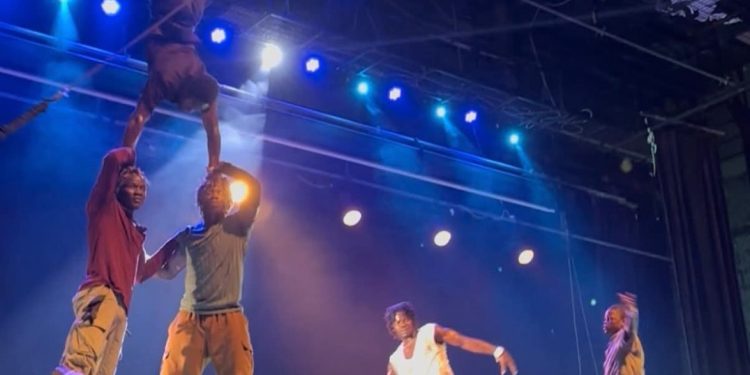Conakry célèbre la deuxième édition de la Nuit du Cirque et inaugure une nouvelle ère pour les arts du spectacle