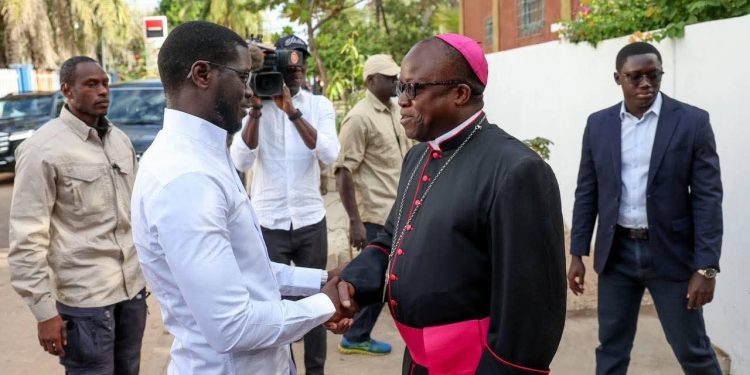 Veille de la Nativité : le Président de la République en visite de courtoisie auprès de l’Archevêque de Ziguinchor