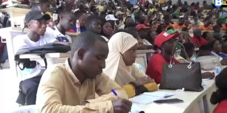 Conakry : 750 jeunes mobilisés pour une vaste campagne de rabattage en faveur du candidat Mamadi Doumbouyah