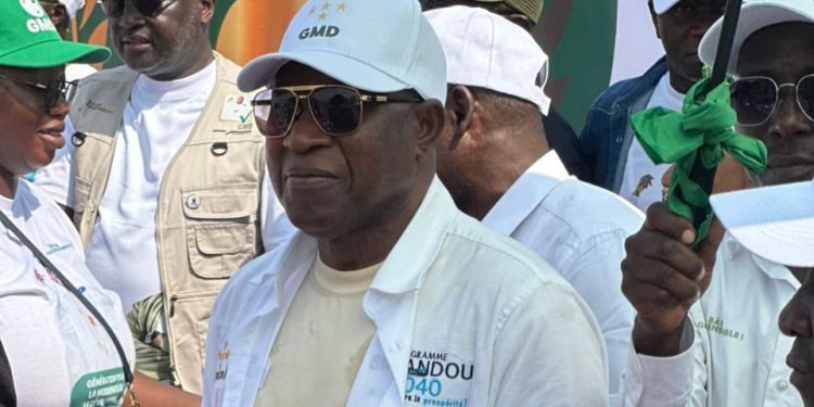 Le Général Mathurin Bangoura clôture la campagne présidentielle par un meeting géant à Conakry