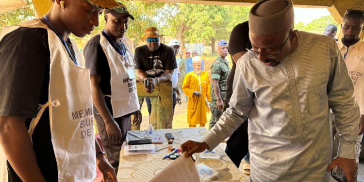 Présidentielle : Mohamed Lamine Sy Savané supervise le déroulement du scrutin à Boké
