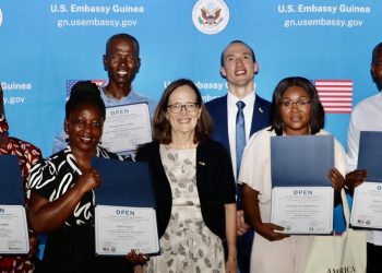 Guinée : l’Ambassade des États-Unis célèbre les enseignants d’anglais formés par le programme OPEN