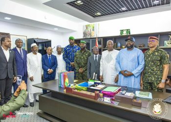 Amadou Oury Bah officiellement installé Premier ministre : une nouvelle étape de l’action gouvernementale s’ouvre au Palais de la Colombe