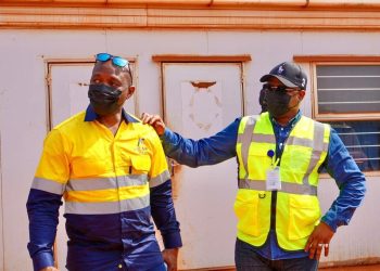 L’Ambassade des États-Unis offre 250 livres aux écoles guinéennes à l’occasion du 250e anniversaire de l’indépendance américaine