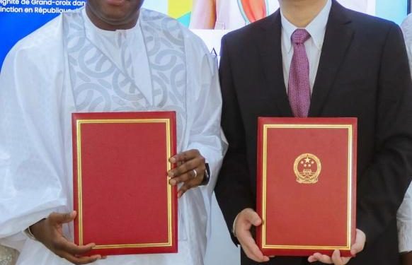 MPCI : Simandou 2040: La Chine et la Guinée renforcent leur coopération bilatérale par un nouvel accord pour les projets structurants et innovants. 100 millions de yuans, soit plus de 124 milliards de francs guinéens,