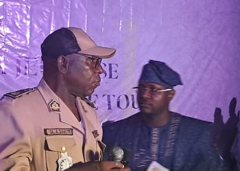 Gaoual: Le gouverneur lance la Grande Conférence de la Jeunesse Diakspora pour la reconstruction de la Mosquée de Touba