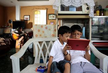 Intelligence artificielle : une menace croissante pour la sécurité des enfants en ligne, alerte l’ONU