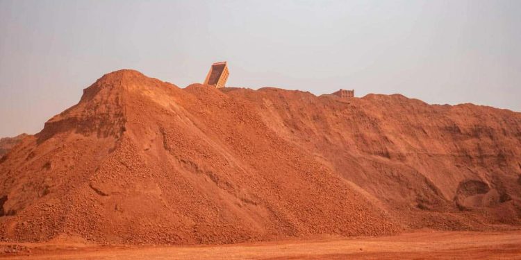 L’Ambassade des États-Unis offre 250 livres aux écoles guinéennes à l’occasion du 250e anniversaire de l’indépendance américaine