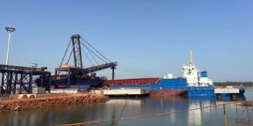 Les bateaux de bauxite d’AGB2A-GIC chargés, une première cargaison exportée