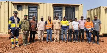 Forum Minier Indaba : Mme Sophie Xiaohui Ly, Forum Minier Indaba : la Présidente de Winning Consortium Holding en visite au stand de la Guinée